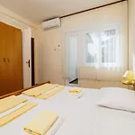 Appartement Hundefreundliches Nur 260 Meter Zum Mit Meerblick, Grill Dramalj
